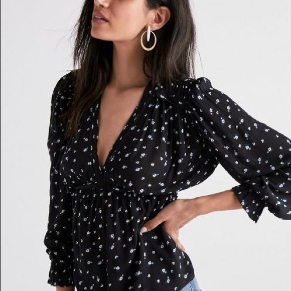 Lucky Brand Tops - 3/$40 🛍 Lucky brand floral flowy blouse size M